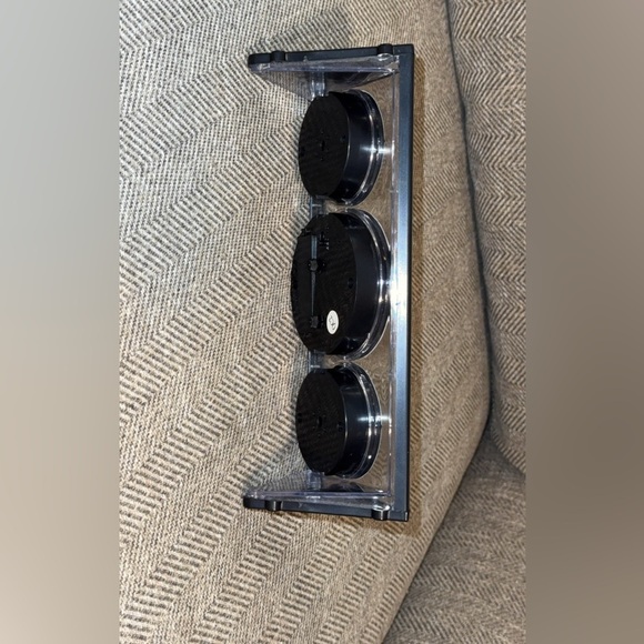 VTG QUARTZ Black and White Wall Clock with Thermometer and Hygrometer - Picture 4 of 5